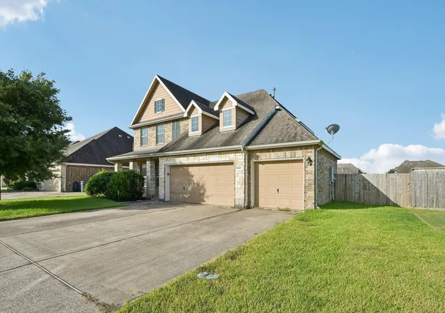 Photo 3 of Single family home for sale at 9619 Indian Trl, Baytown, TX 77523 | MLS# 16983017 | Listing updated on 2026-09-20