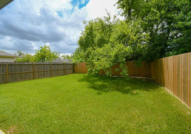 24th image of 7938 Kenton St, Houston, TX 77028 | MLS# 81008318