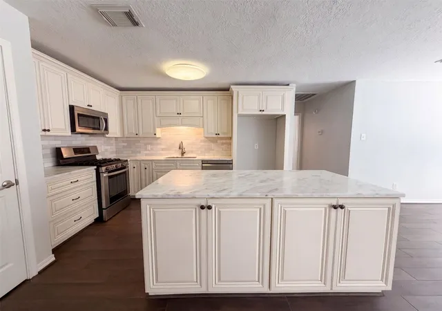 Photo 2 of Single family home for sale at 21886 Pinewilde Ct, Porter, TX 77365 | MLS# 20400804 | Listing updated on 2026-09-18