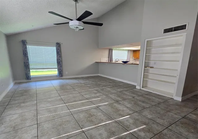 Photo 4 of Sale Pending at 12410 Seaswept Dr, Houston, TX 77071 | MLS# 5435088 | Listing updated on 2026-09-19