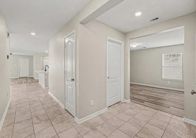 Photo 4 of Single family home for sale at 1136 Littleton Ct, Conroe, TX 77304 | MLS# 38898471 | Listing updated on 2026-09-10