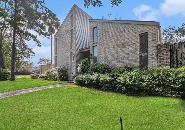 Photo 3 of Single family home for sale at 4334 Lake Grv Dr, Seabrook, TX 77586 | MLS# 26302227 | Listing updated on 2026-07-24