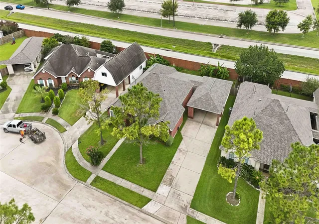 4th image of 11406 Kay Ln, Pearland, TX 77584 | MLS# 20330380