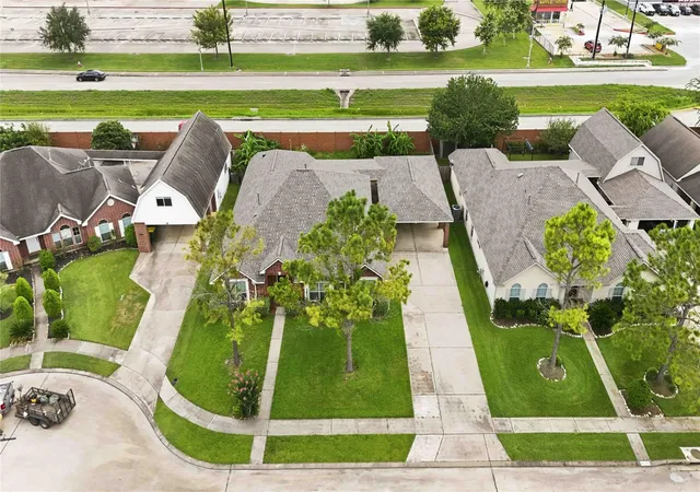 5th image of 11406 Kay Ln, Pearland, TX 77584 | MLS# 20330380