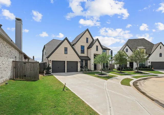 Photo 2 of Single family home for sale at 29819 Autumn Maple Ct, Katy, TX 77494 | MLS# 50030126 | Listing updated on 2026-09-18