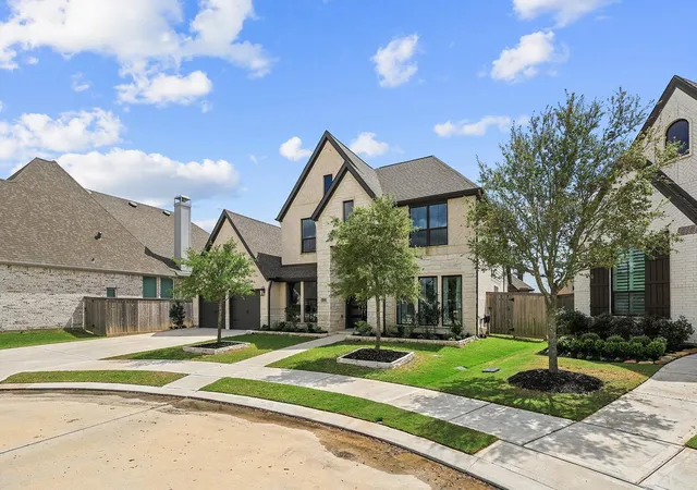 Photo 3 of Single family home for sale at 29819 Autumn Maple Ct, Katy, TX 77494 | MLS# 50030126 | Listing updated on 2026-09-18