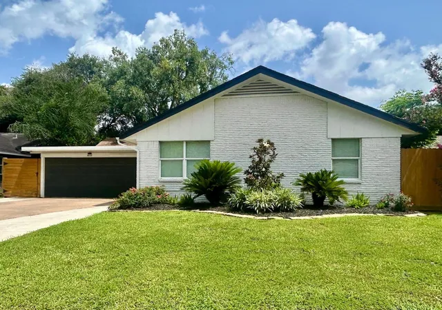 Photo 1 of Single family home for sale at 4406 Benning Dr, Houston, TX 77035 | MLS# 26128464 | Listing updated on 2026-09-15