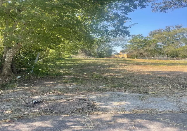 Land for sale at 9515 Willow St, Houston, TX 77088 | MLS# 16000440