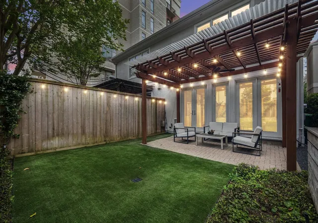 Photo 4 of Sale Pending at 2109 Briarglen Dr, Houston, TX 77027 | MLS# 37943351 | Listing updated on 2026-08-24