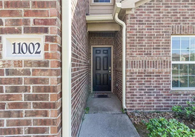 Photo 2 of Single family home for sale at 11002 Hillside Crk Dr, Humble, TX 77396 | MLS# 23210088 | Listing updated on 2026-08-25