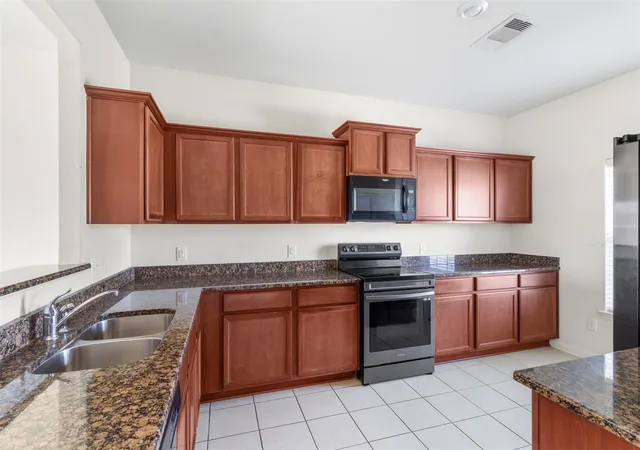 Photo 3 of Single family home for sale at 11002 Hillside Crk Dr, Humble, TX 77396 | MLS# 23210088 | Listing updated on 2026-08-25
