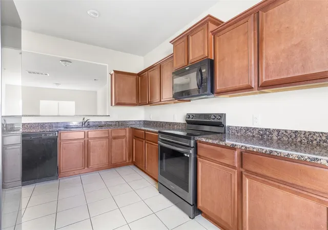 Photo 4 of Single family home for sale at 11002 Hillside Crk Dr, Humble, TX 77396 | MLS# 23210088 | Listing updated on 2026-08-25