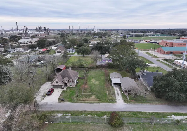 Photo 3 of Land for sale at 421 Avenue E, Port Neches, TX 77651 | MLS# 15370969 | Listing updated on 2026-07-13