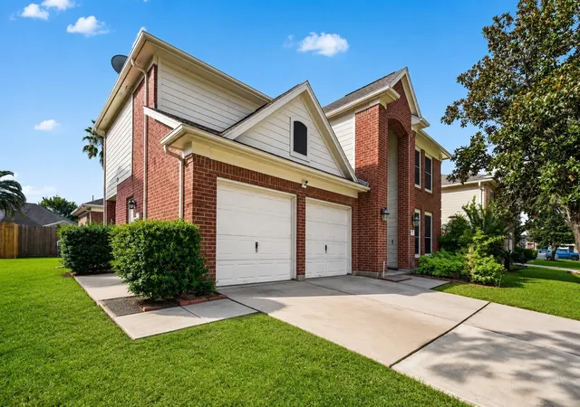 Photo 2 of Single family home for sale at 4903 Timber Path Dr, Humble, TX 77346 | MLS# 36096803 | Listing updated on 2026-09-19