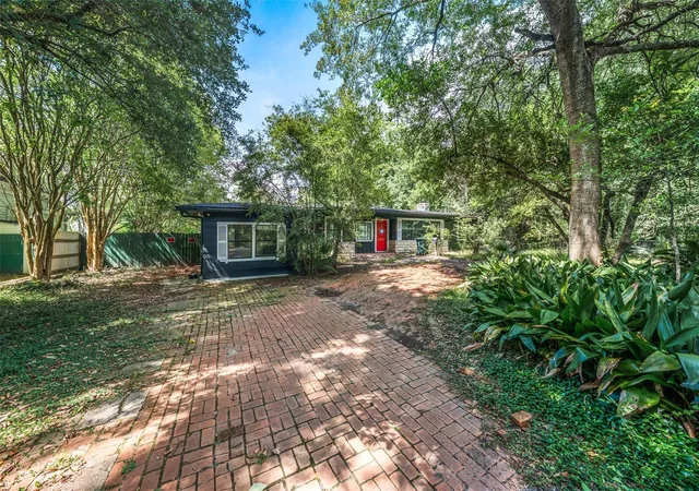 3rd image of 2360 Gladys St, Beaumont, TX 77702 | MLS# 25673630