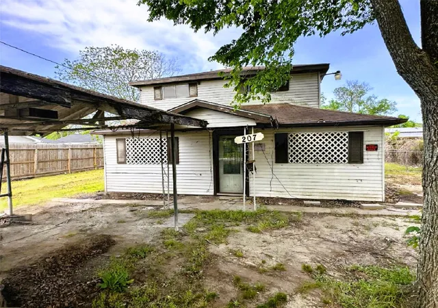 1st image of 207 S 5th St, Highlands, TX 77562 | MLS# 44726927