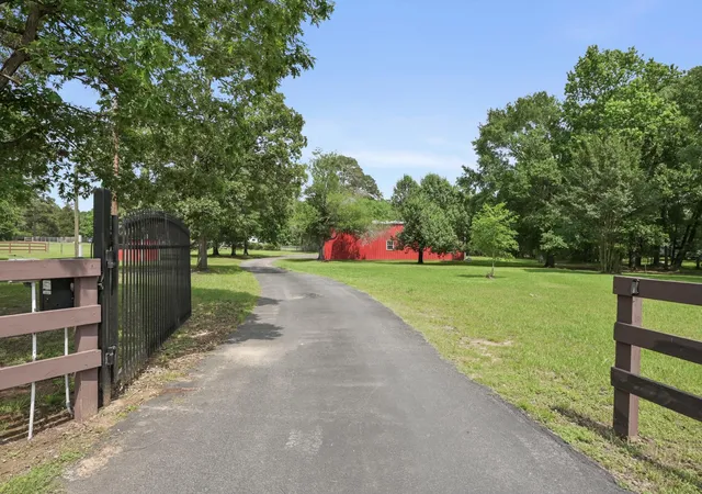 Photo 2 of Single family home for sale at 15306 Rabon Chapel Rd, Montgomery, TX 77316 | MLS# 23405248 | Listing updated on 2026-06-29