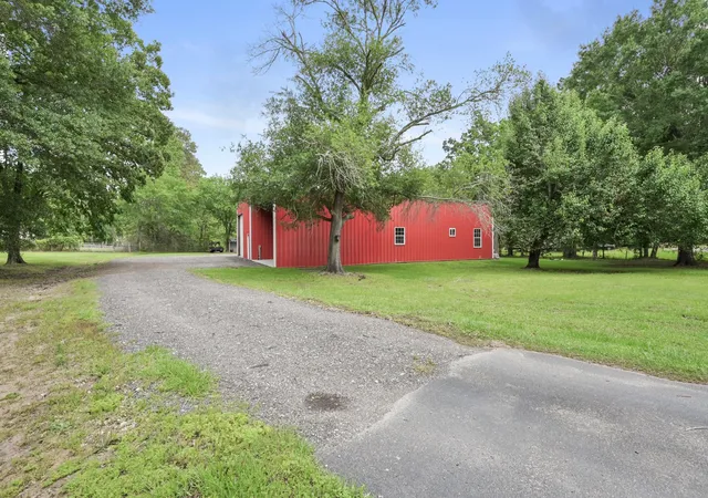 Photo 3 of Single family home for sale at 15306 Rabon Chapel Rd, Montgomery, TX 77316 | MLS# 23405248 | Listing updated on 2026-06-29