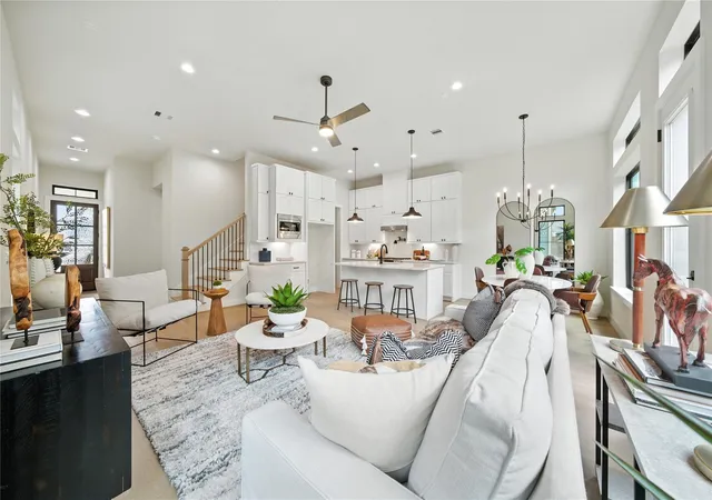 Photo 4 of Sale Pending at 8719 Padua Ln, Houston, TX 77055 | MLS# 89404415 | Listing updated on 2026-08-30