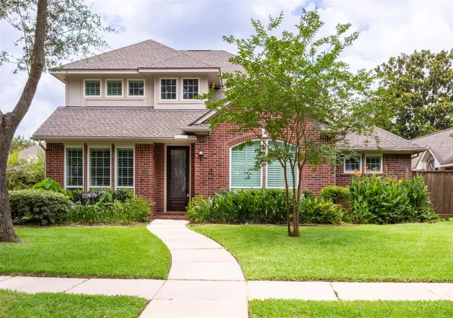 Homes for sale in Sugar Land, TX | 2118 Cypress Run Dr, Sugar Land, TX 77478 | MLS# 81003572