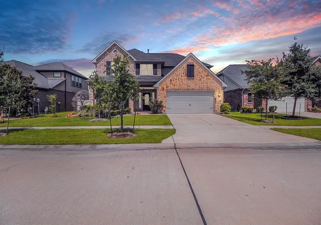 Photo 2 of Single family home for sale at 24906 Lakecrest Park Dr, Katy, TX 77493 | MLS# 10157147 | Listing updated on 2026-07-31