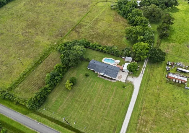 Homes for sale in Anahuac, TX | 804 Otter Rd, Anahuac, TX 77514 | MLS# 77976791