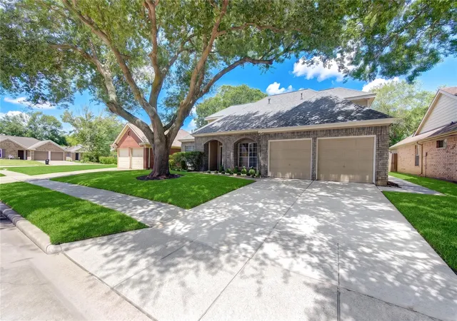 2nd image of 4754 Wynnview Dr, Friendswood, TX 77546 | MLS# 89656341