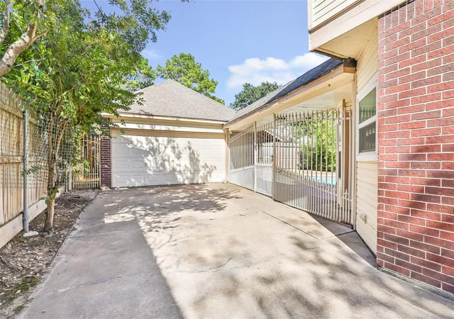 Photo 3 of Single family home for sale at 16222 Rutley Cir, Spring, TX 77379 | MLS# 84849815 | Listing updated on 2026-09-19