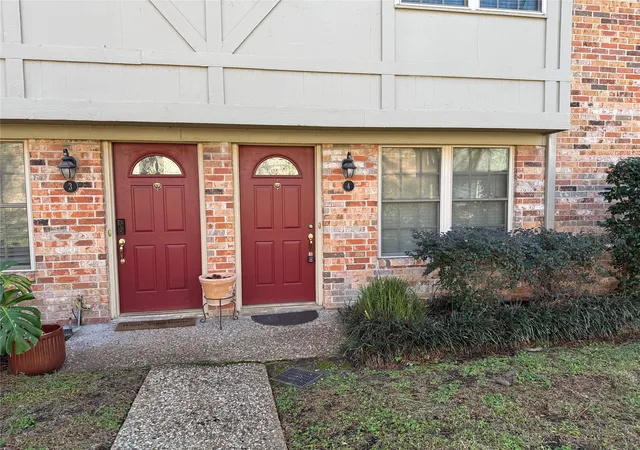 2nd image of 515 Tallowood Rd, Houston, TX 77024