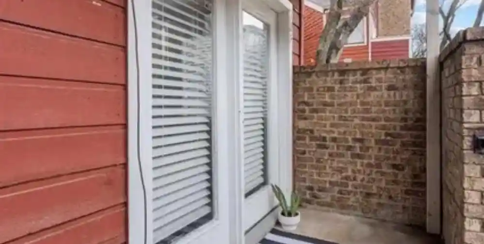 Listing Photo 2 - Condo for sale in 9839 Walnut St located at 9839 Walnut St, Dallas, TX 75243 - Unit #201