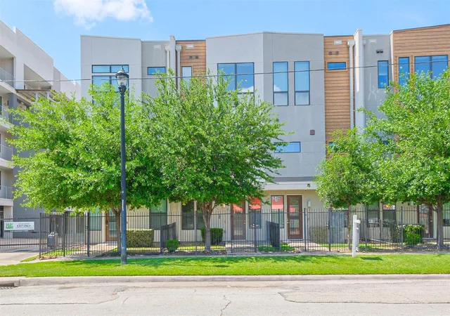 37th image of 2401 Crawford St #C1B, Houston, TX 77004 | MLS# 37594561