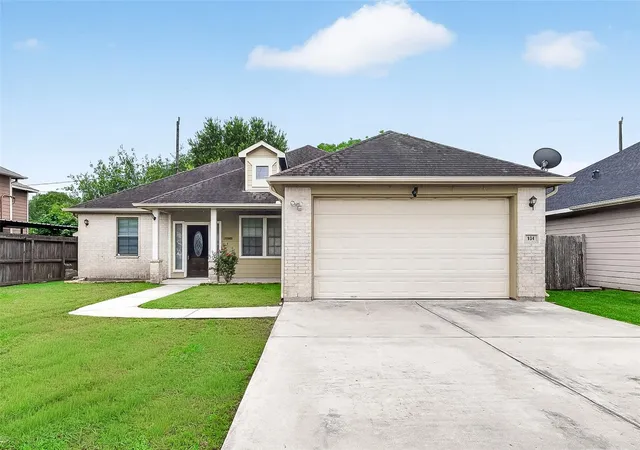 1st image of 934 Genoa St, South Houston, TX 77587 | MLS# 59489523