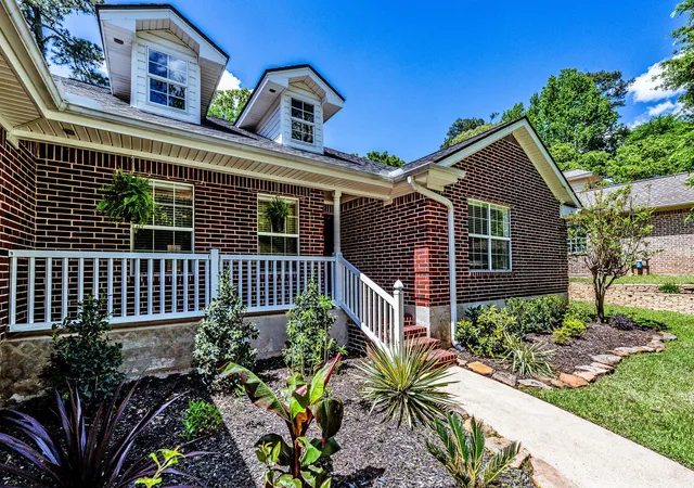 2nd image of 1916 Greentree Dr, Huntsville, TX 77340 | MLS# 77490999