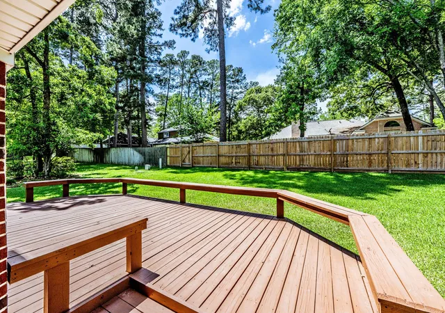 Photo 3 of Single family home for sale at 1916 Greentree Dr, Huntsville, TX 77340 | MLS# 77490999 | Listing updated on 2026-08-24