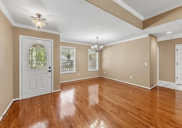 Photo 4 of Single family home for sale at 1916 Greentree Dr, Huntsville, TX 77340 | MLS# 77490999 | Listing updated on 2026-08-24