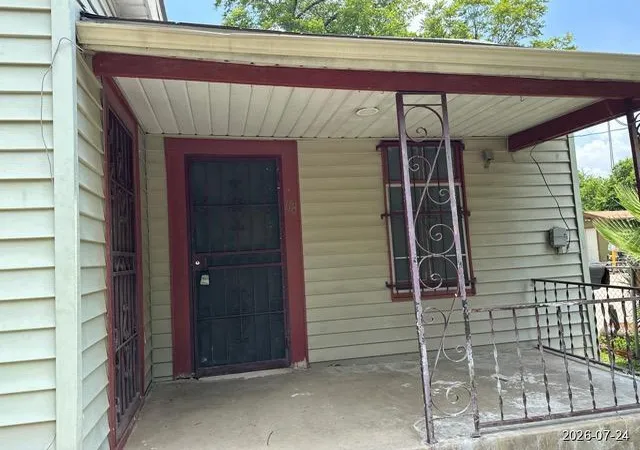 Photo 2 of Single family home for sale at 118 Cant Stop, San Antonio, TX 78202 | MLS# 93009746 | Listing updated on 2026-07-29