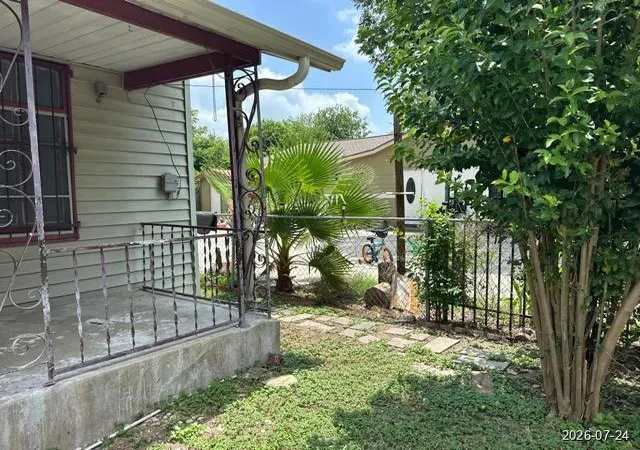 Photo 3 of Single family home for sale at 118 Cant Stop, San Antonio, TX 78202 | MLS# 93009746 | Listing updated on 2026-07-29