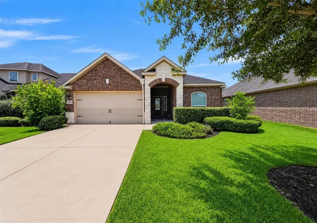 Photo 2 of Single family home for sale at 20555 Iron Seat Dr, Hockley, TX 77447 | MLS# 62340903 | Listing updated on 2026-10-19