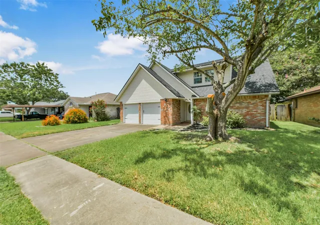 Photo 2 of Sale Pending at 513 S Crockett St, Deer Park, TX 77536 | MLS# 20772251 | Listing updated on 2026-10-07