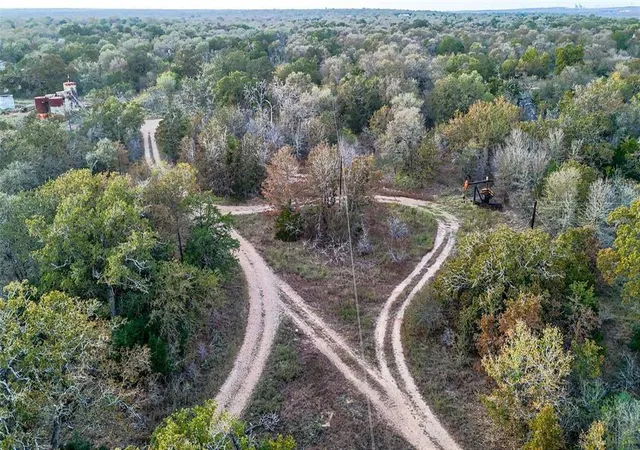 2nd image of 137 Shady Oaks Loop, Cedar Creek, TX 78612 | MLS# 76000183