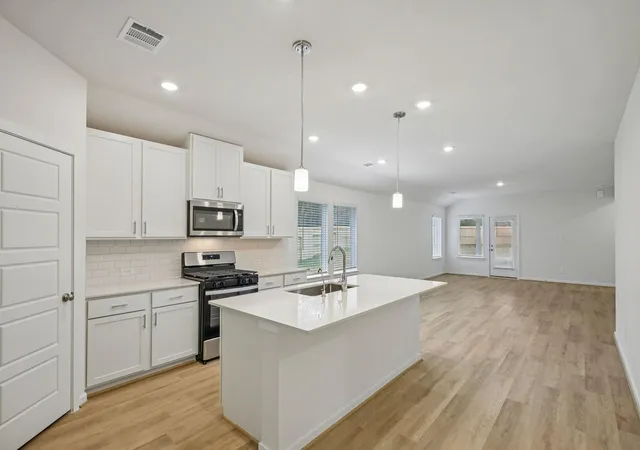 2nd image of 31029 De La Guerra St, Huffman, TX 77336 | MLS# 10892188