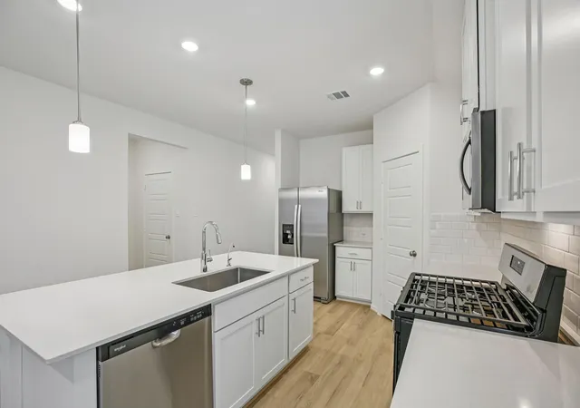 3rd image of 31029 De La Guerra St, Huffman, TX 77336 | MLS# 10892188