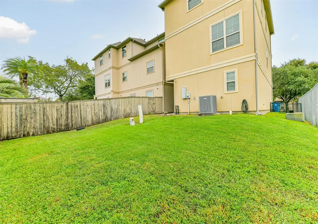Homes for sale in Webster, TX | 18721 Egret Oaks Ln, Webster, TX 77058 | MLS# 69333103