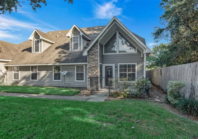 Homes for sale in Baytown, TX | 770 Hunt Rd, Baytown, TX 77521