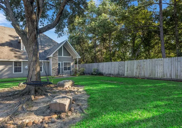 Homes for sale in Baytown, TX | 770 Hunt Rd, Baytown, TX 77521