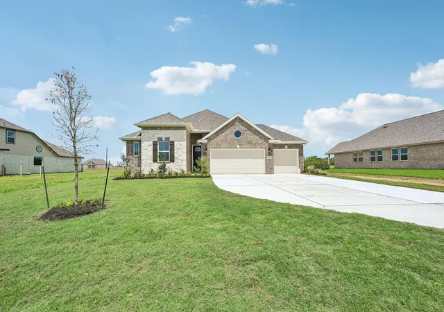 Photo 2 of Single family home for sale at 220 Dunovant Dr, Sealy, TX 77474 | MLS# 31988580 | Listing updated on 2026-09-18