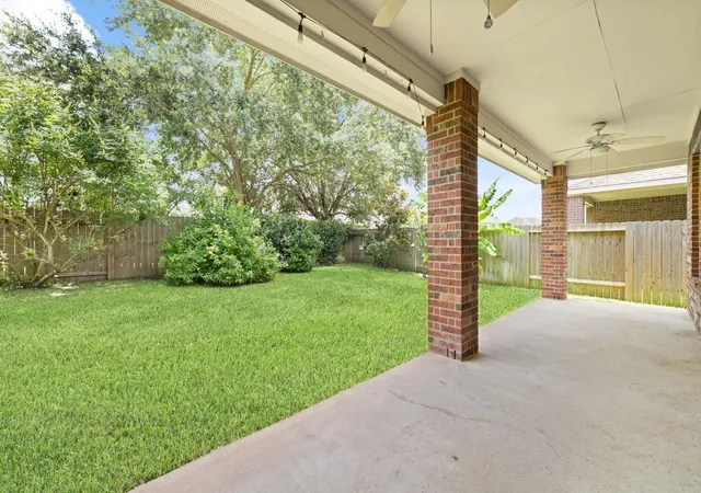 Photo 4 of Single family home for sale at 7023 Kendall Lake Ct, Richmond, TX 77407 | MLS# 97199583 | Listing updated on 2026-09-19