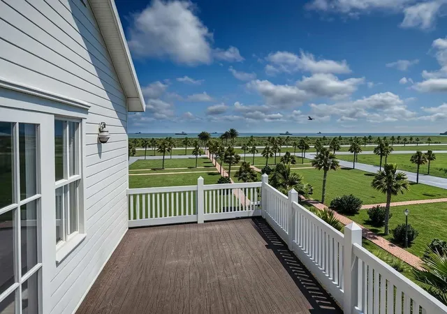 Photo 2 of Single family home for sale at 2522 Sunset Psge, Galveston, TX 77550 | MLS# 84616196 | Listing updated on 2026-07-22