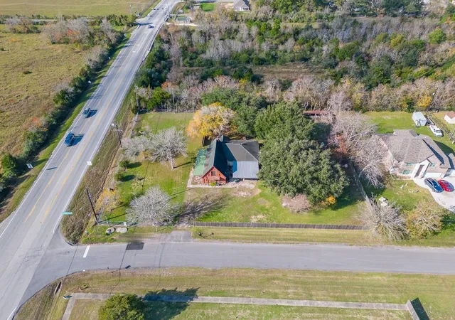 2nd image of 8321 Fm 517 Rd W, Dickinson, TX 77539 | MLS# 83284732