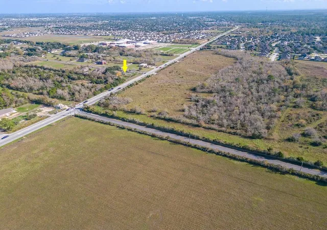 5th image of 8321 Fm 517 Rd W, Dickinson, TX 77539 | MLS# 83284732